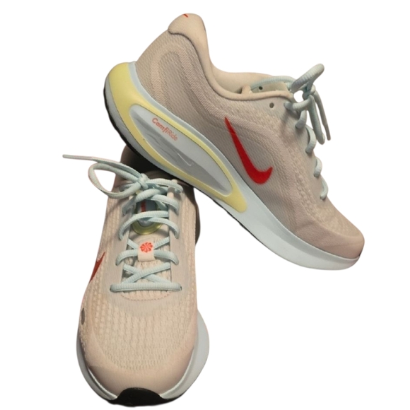 Nike Journey Run Summit White/Glacier Blue/Barely Volt/Bright Crimson Wmn's 7.5 - Picture 1 of 11